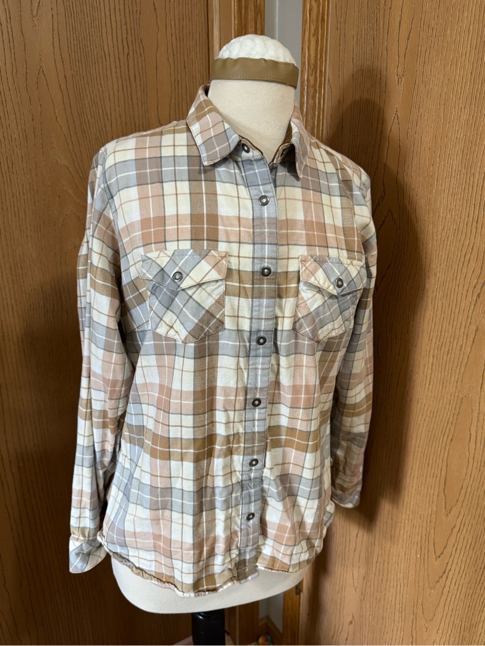 Kuhl Women's Plaid Button-Down Shirt in Beige, Tan, Cream, Gray